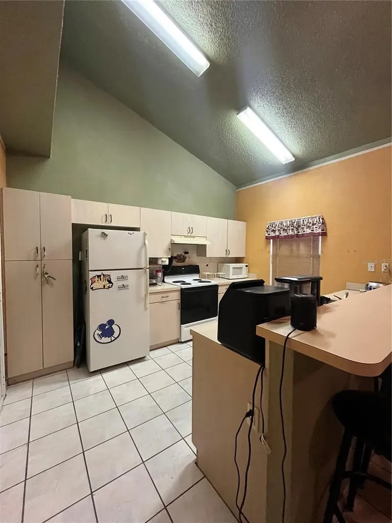 306 Aylesbury Court Kissimmee FL 34758