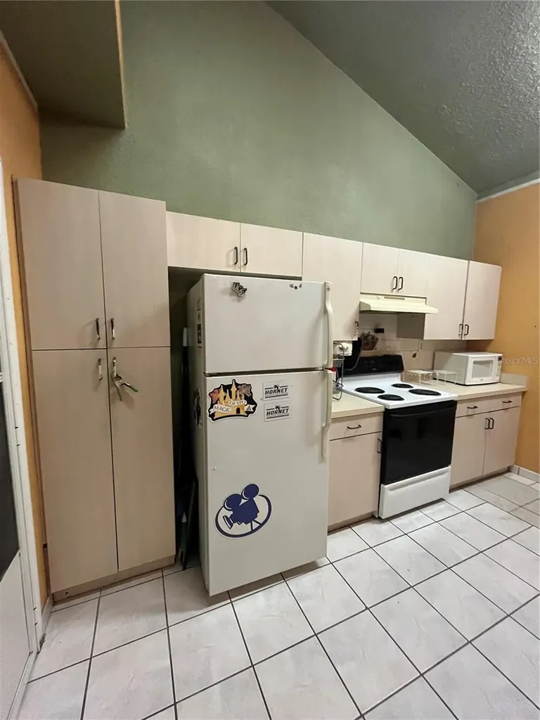 306 Aylesbury Court Kissimmee FL 34758