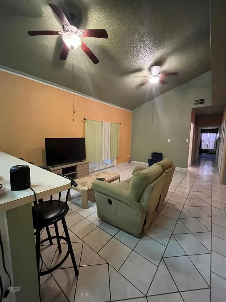 306 Aylesbury Court Kissimmee FL 34758