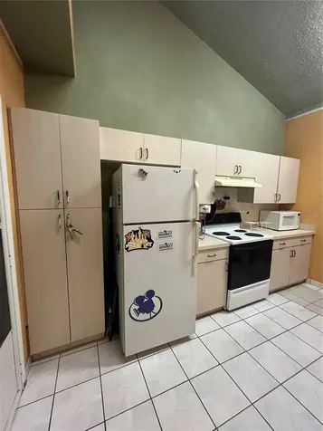 306 Aylesbury Court Kissimmee FL 34758