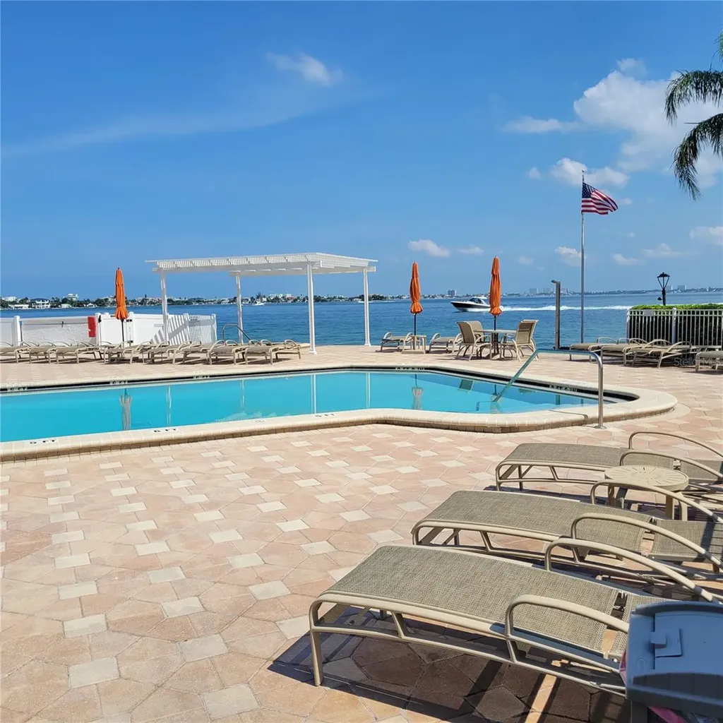 6211 Sun Boulevard St Petersburg FL 33715