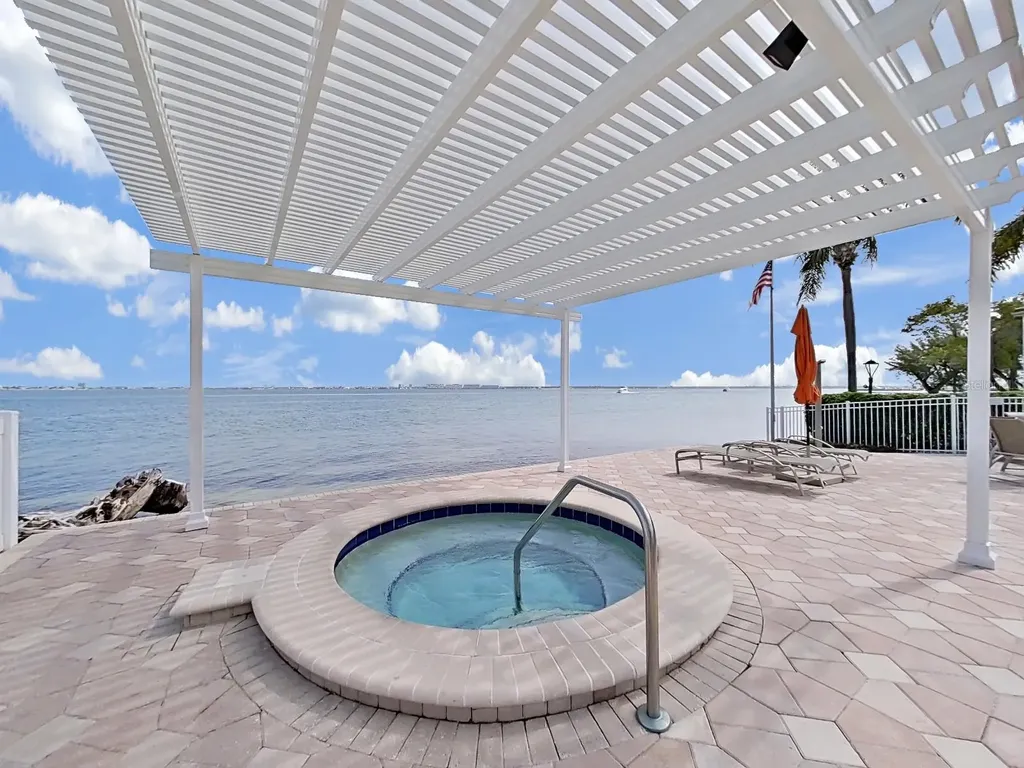 6211 Sun Boulevard St Petersburg FL 33715