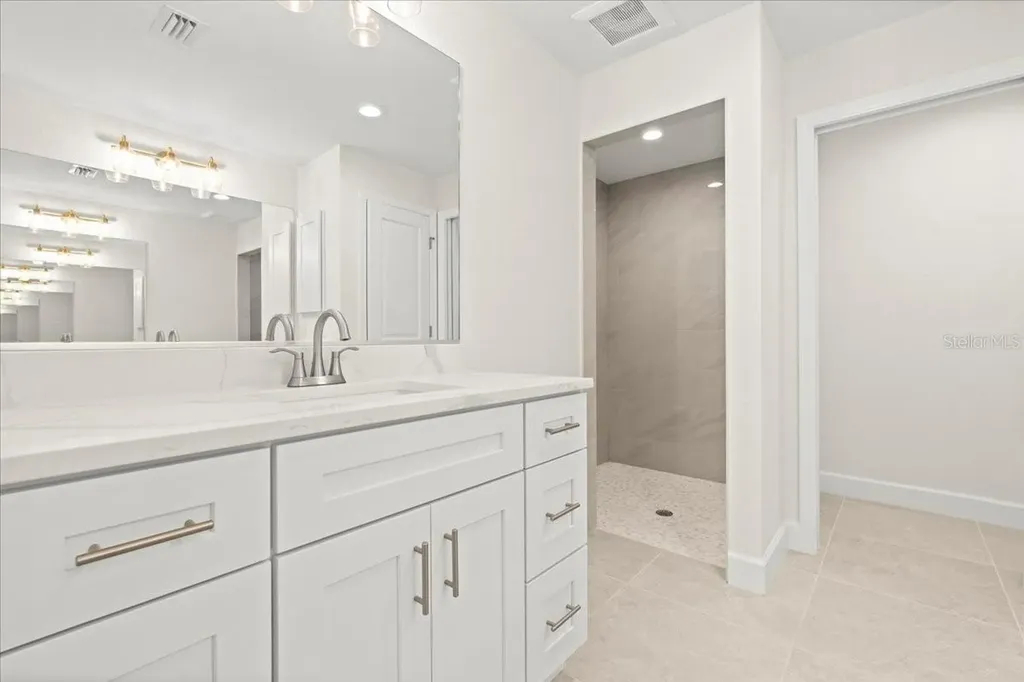 9073 Fruitland Avenue Englewood FL 34224
