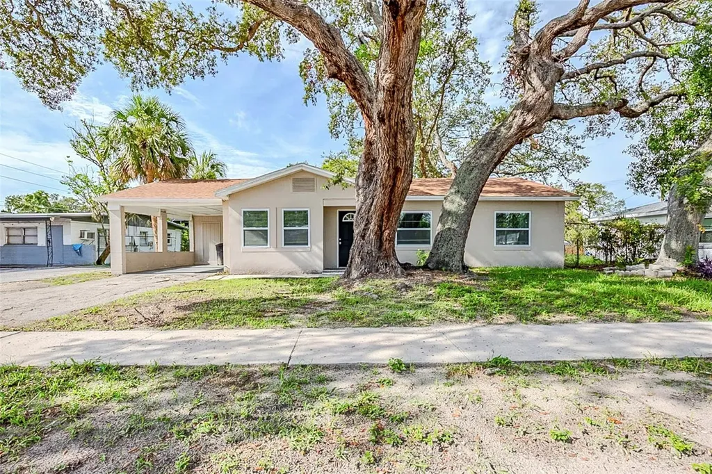 3810 18th Avenue S St Petersburg FL 33711