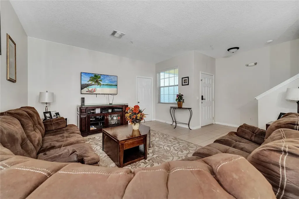2820 Oakwater Drive Kissimmee FL 34747
