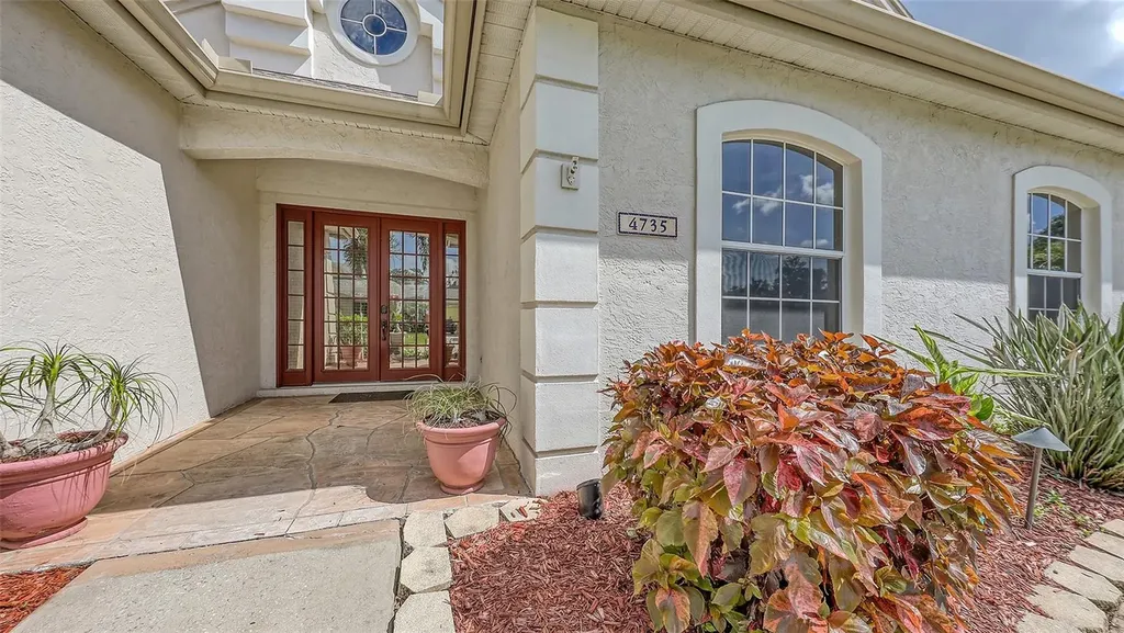 4735 Starboard Drive Bradenton FL 34208