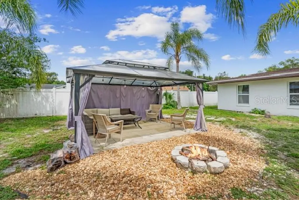 1702 Palmetto Avenue Deland FL 32724