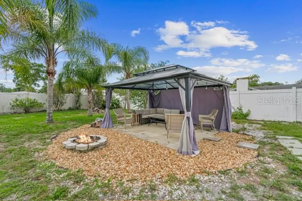 1702 Palmetto Avenue Deland FL 32724