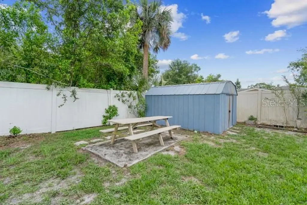 1702 Palmetto Avenue Deland FL 32724