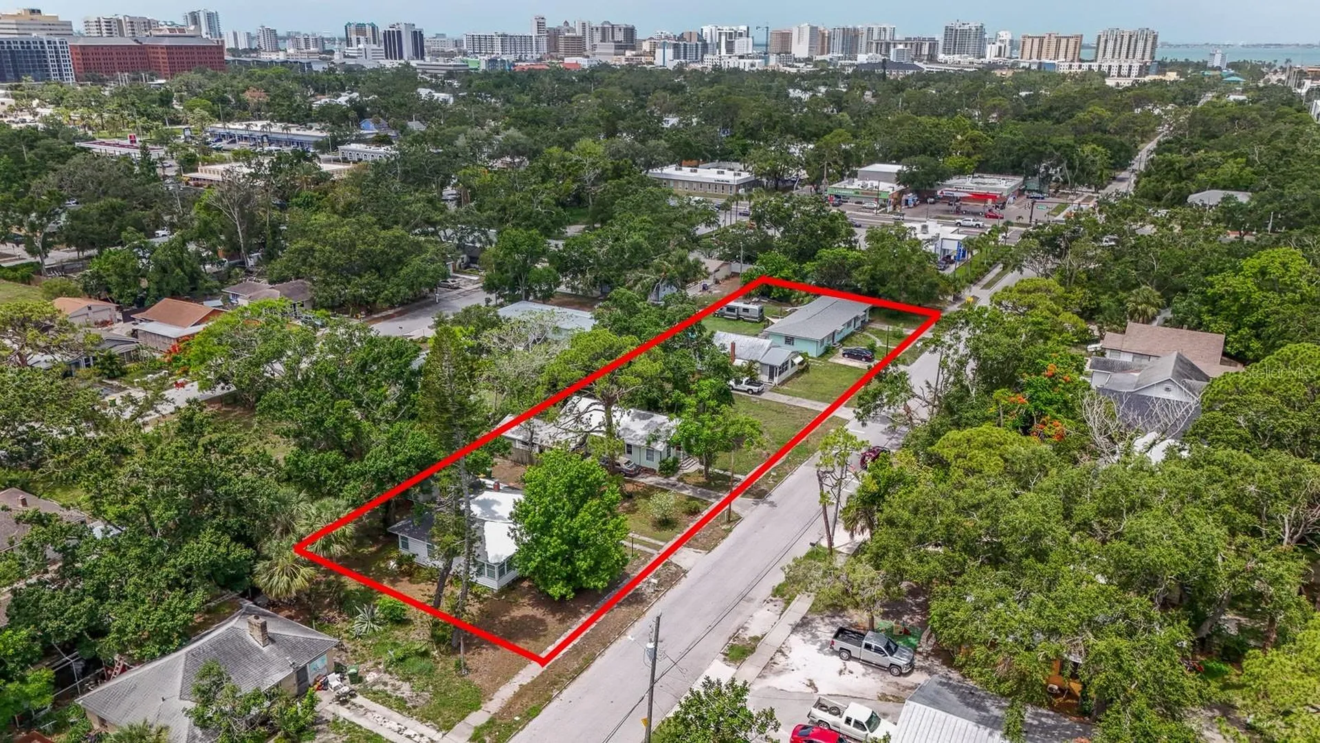2050-2026 10th Sarasota FL 34237