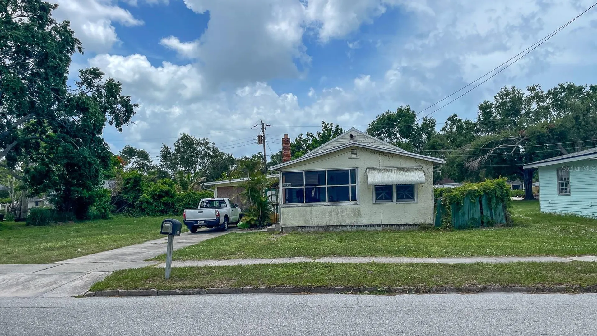 2050-2026 10th Sarasota FL 34237
