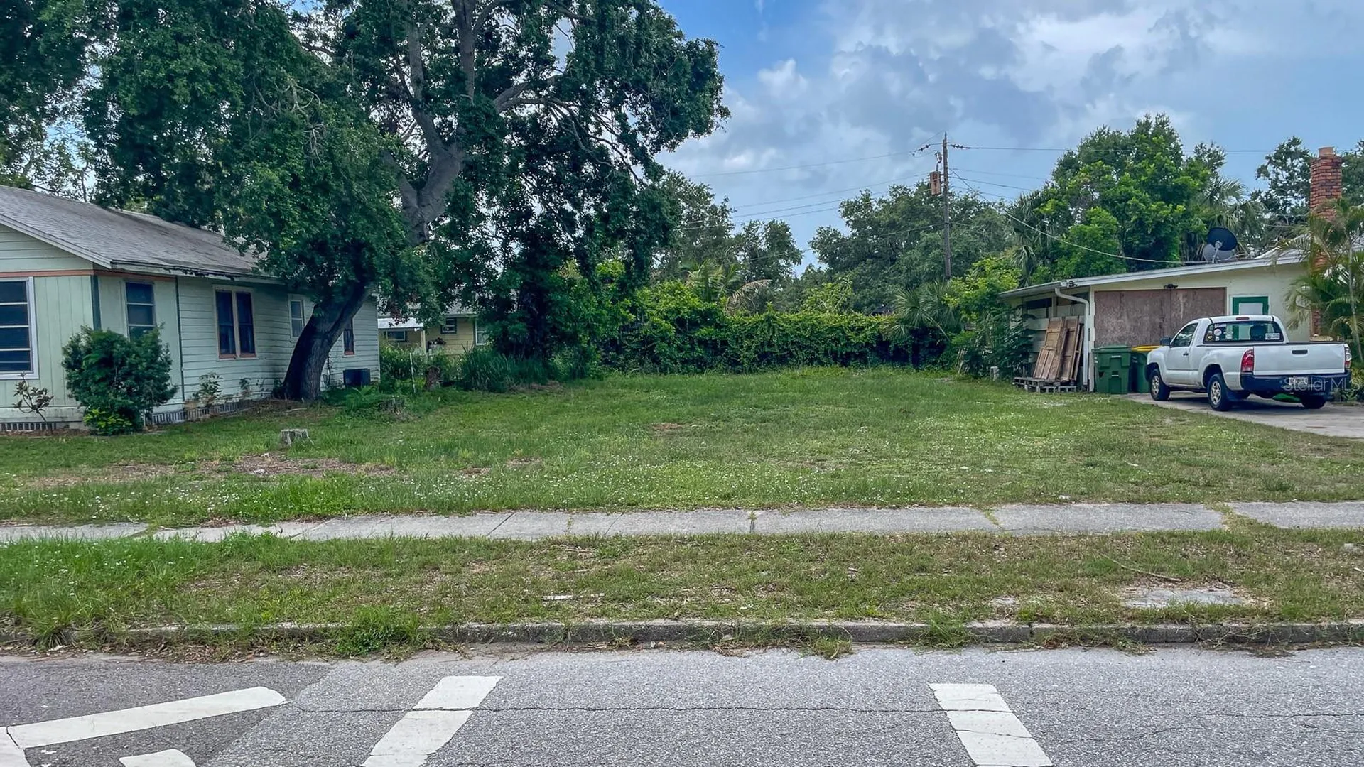 2050-2026 10th Sarasota FL 34237