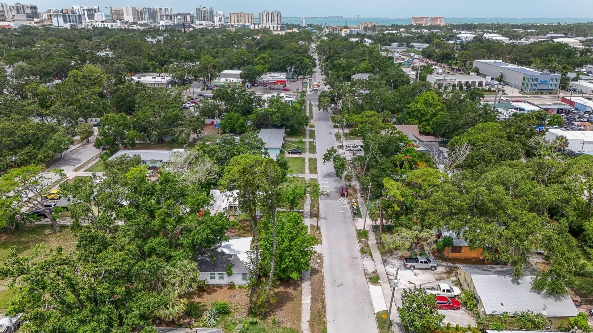 2050-2026 10th Sarasota FL 34237