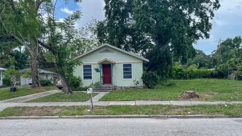 2050-2026 10th Sarasota FL 34237
