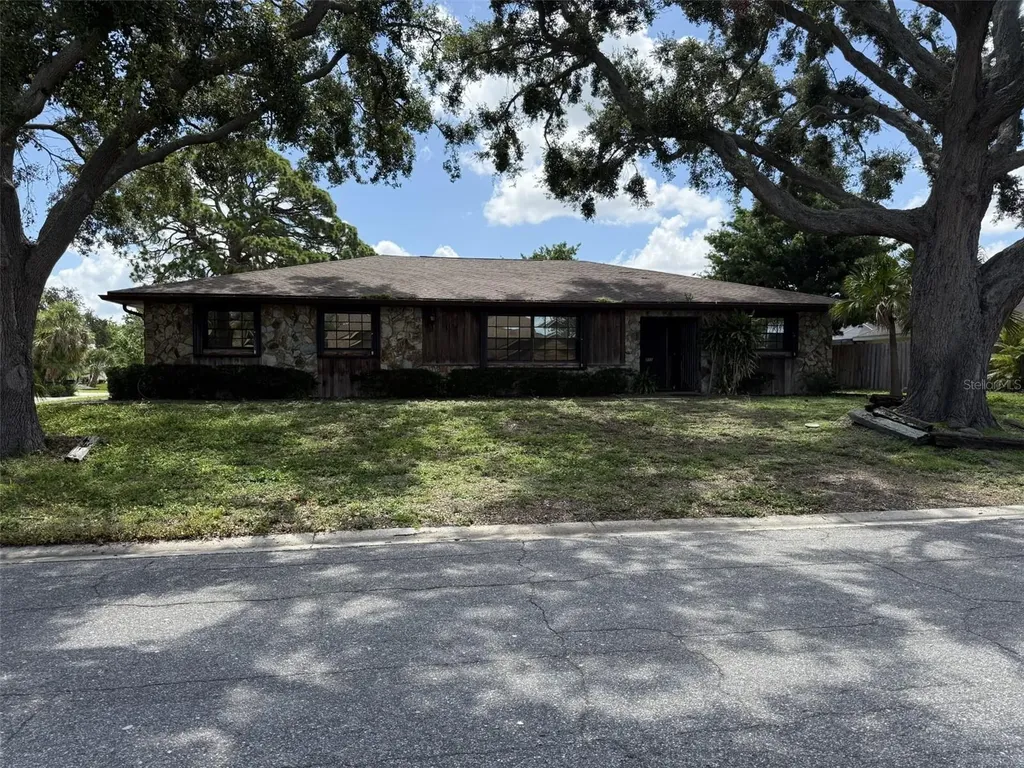 211 55th Street NW Bradenton FL 34209