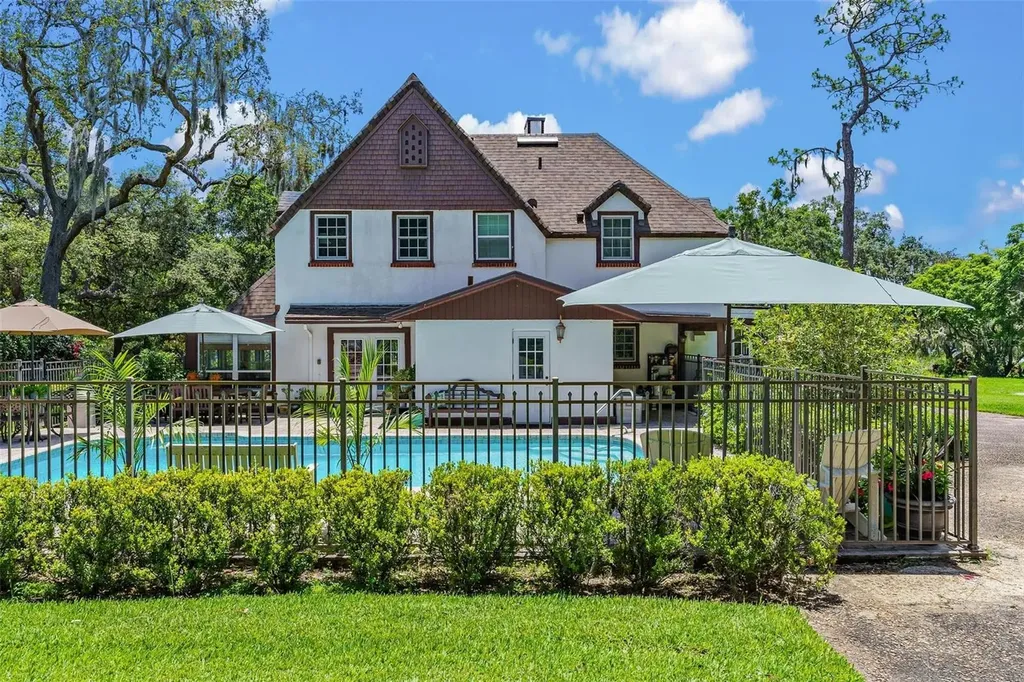 9233 Silver Lake Drive Leesburg FL 34788