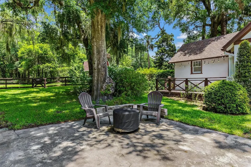 9233 Silver Lake Drive Leesburg FL 34788