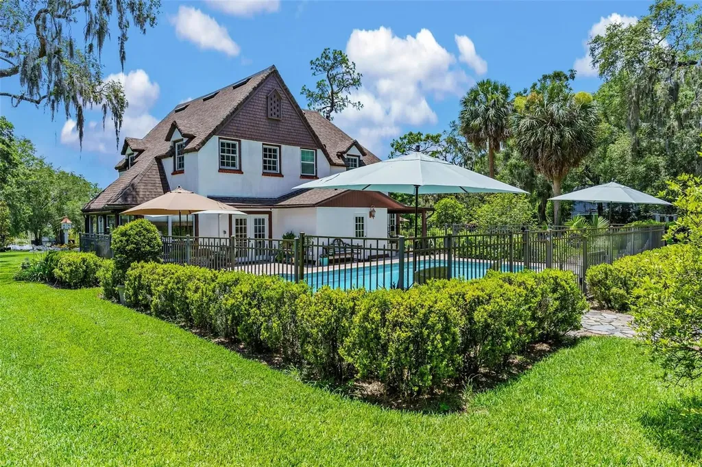 9233 Silver Lake Drive Leesburg FL 34788