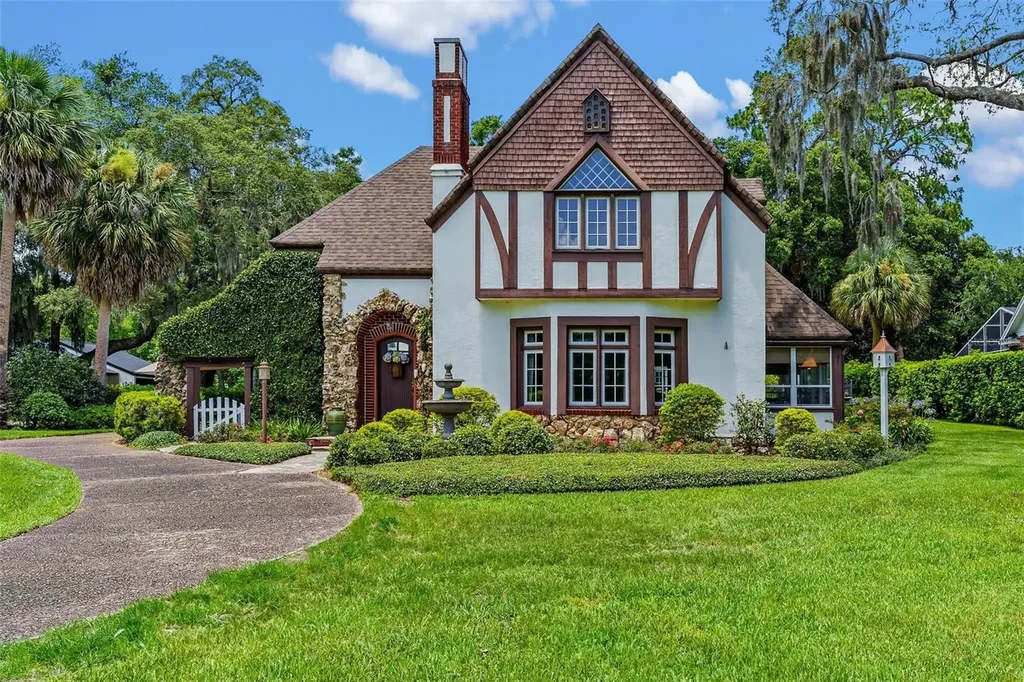9233 Silver Lake Drive Leesburg FL 34788