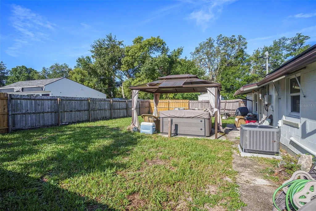5651 6th Street Zephyrhills FL 33542