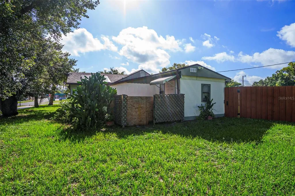 5651 6th Street Zephyrhills FL 33542