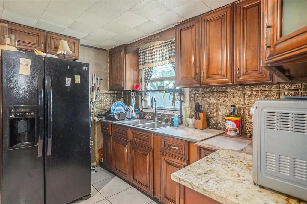 5651 6th Street Zephyrhills FL 33542
