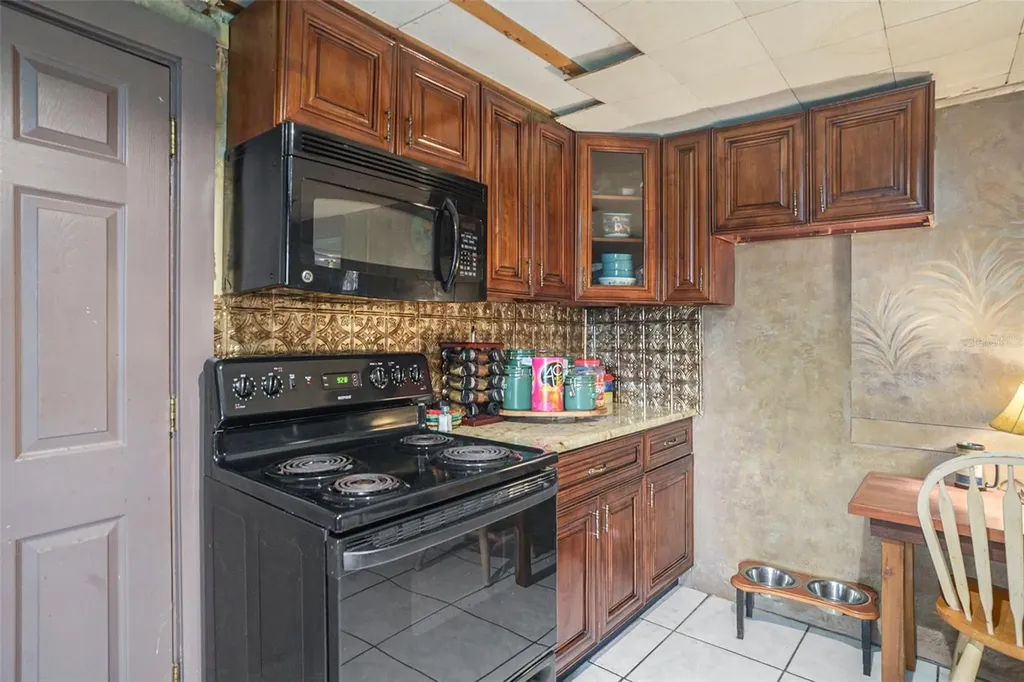 5651 6th Street Zephyrhills FL 33542