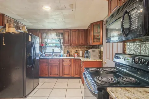 5651 6th Street Zephyrhills FL 33542