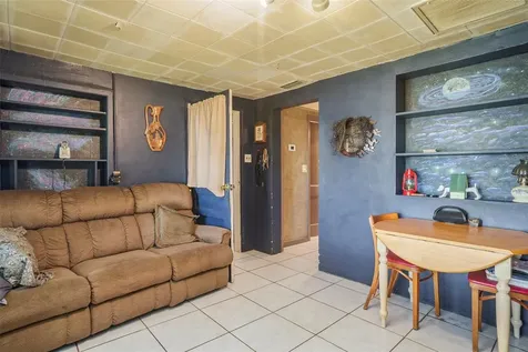 5651 6th Street Zephyrhills FL 33542