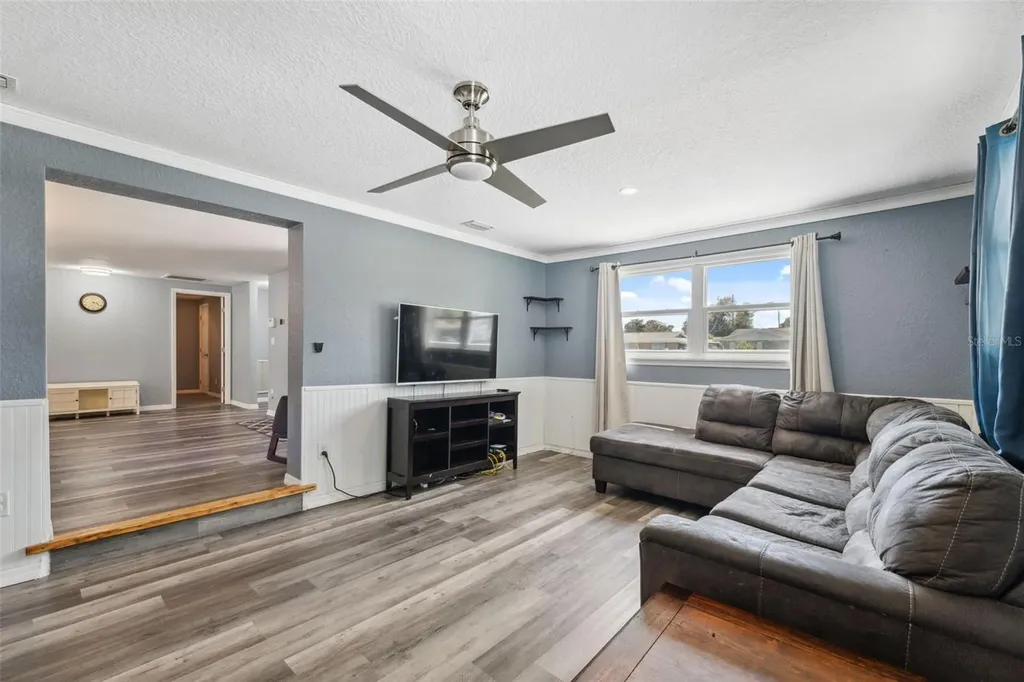 8897 54th Street N Pinellas Park FL 33782