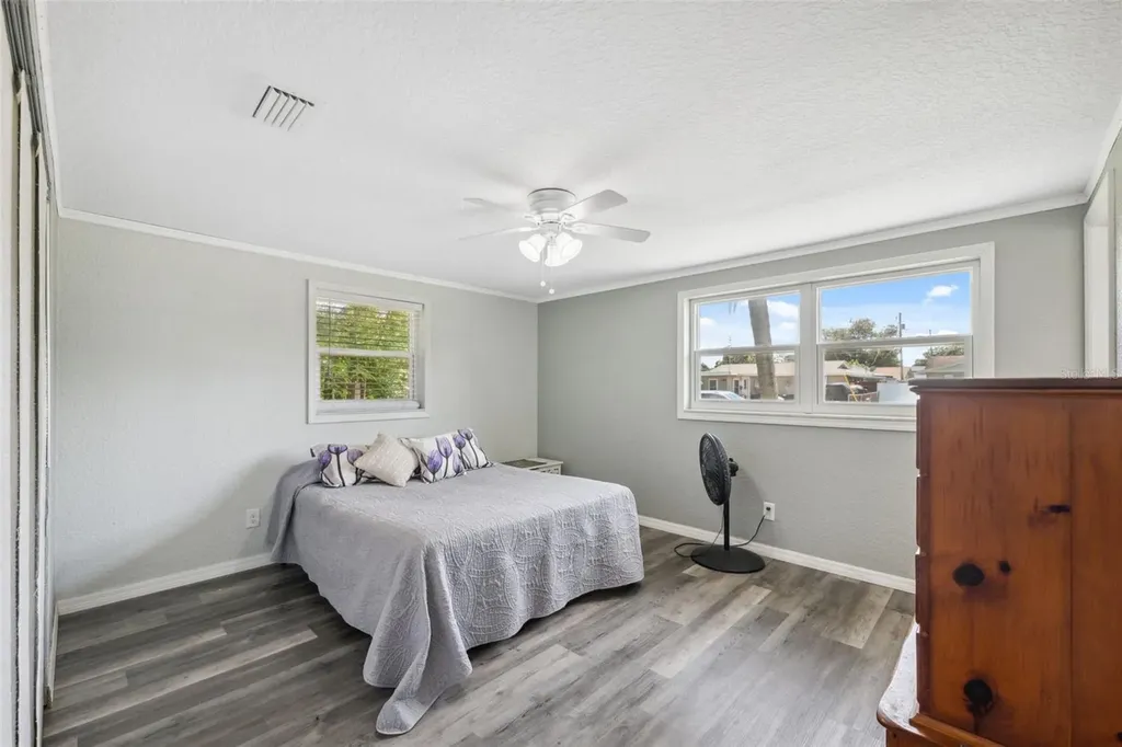 8897 54th Street N Pinellas Park FL 33782