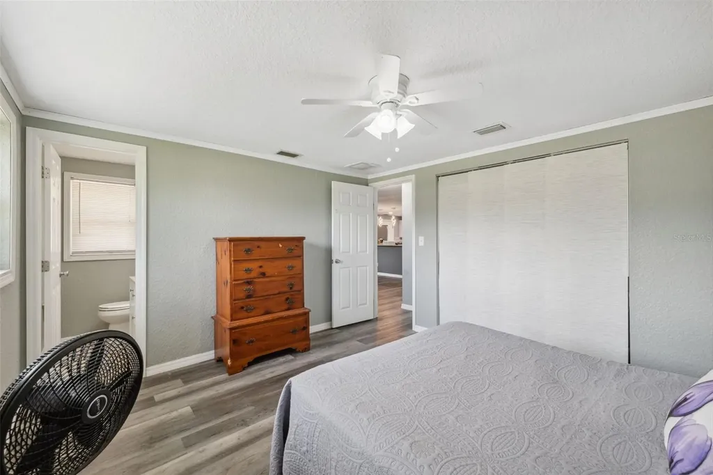 8897 54th Street N Pinellas Park FL 33782