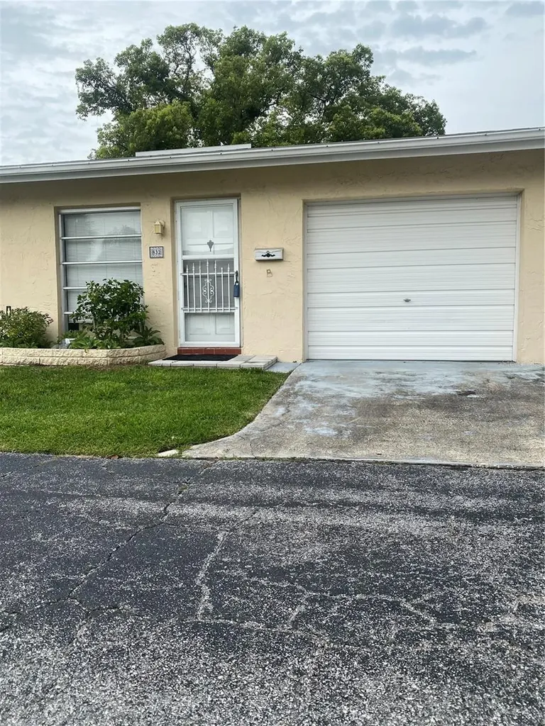 832 Cambridge Court Dunedin FL 34698