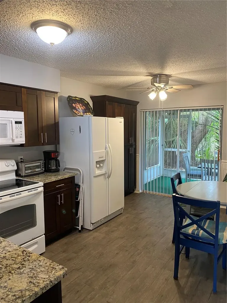 832 Cambridge Court Dunedin FL 34698