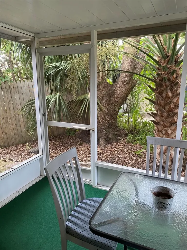832 Cambridge Court Dunedin FL 34698