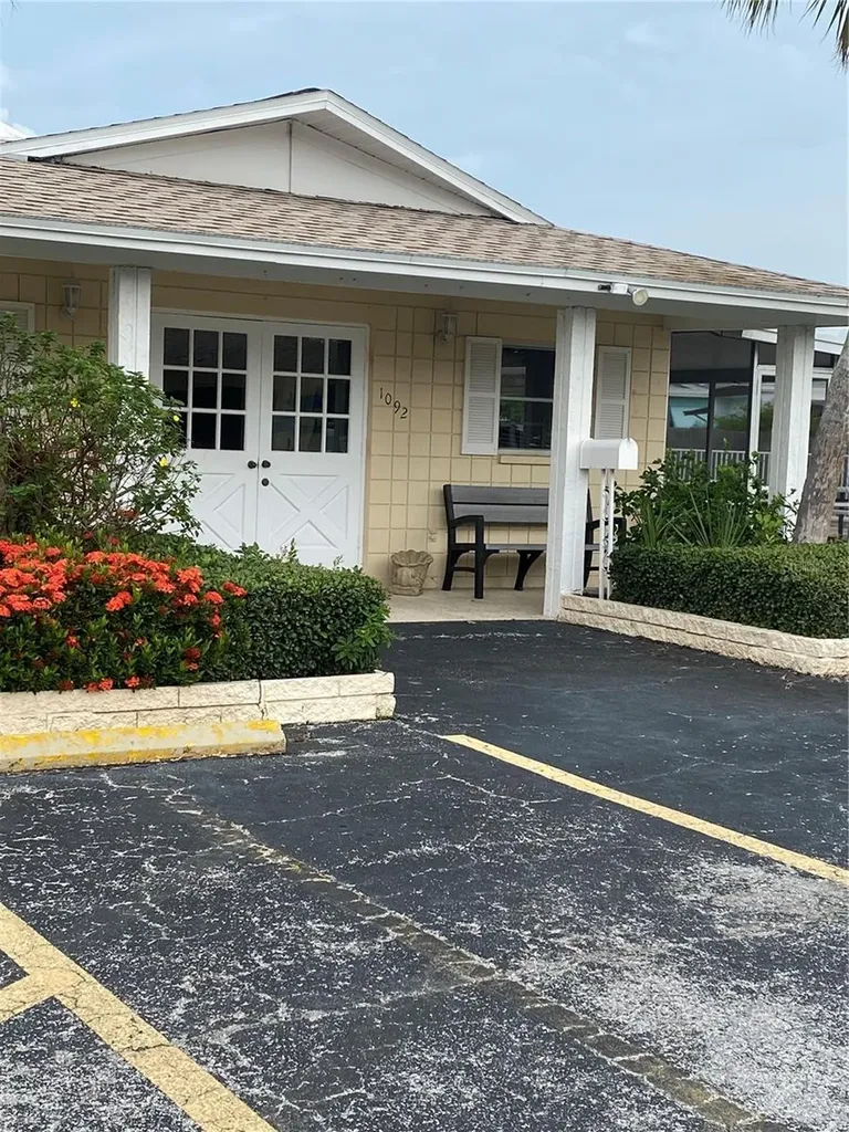 832 Cambridge Court Dunedin FL 34698