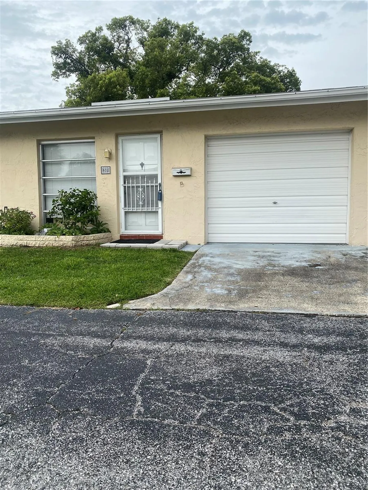 832 Cambridge Court Dunedin FL 34698