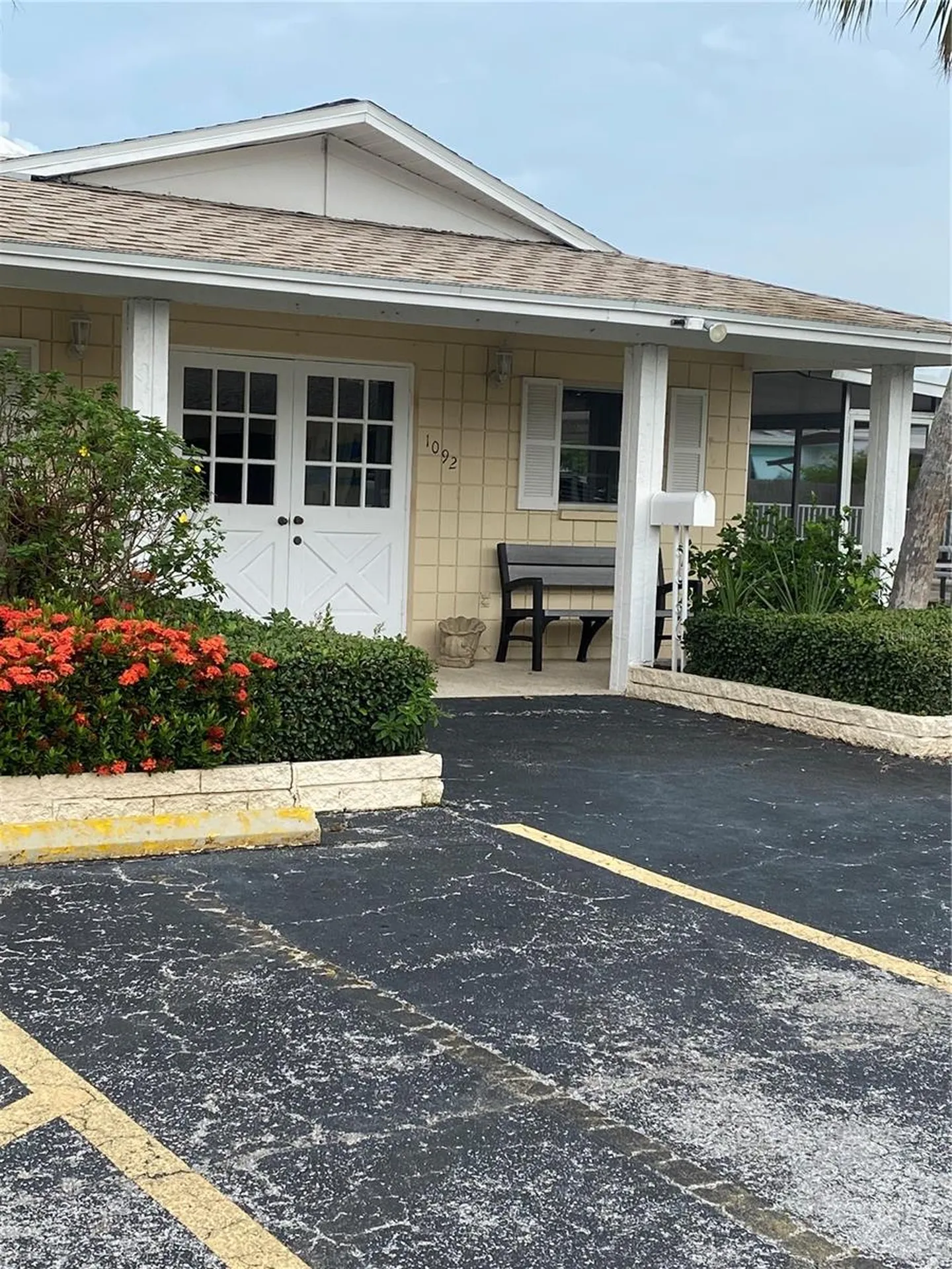 832 Cambridge Court Dunedin FL 34698
