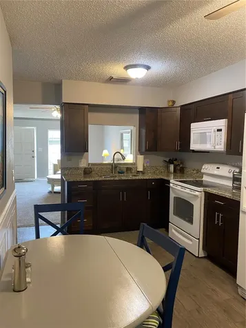 832 Cambridge Court Dunedin FL 34698