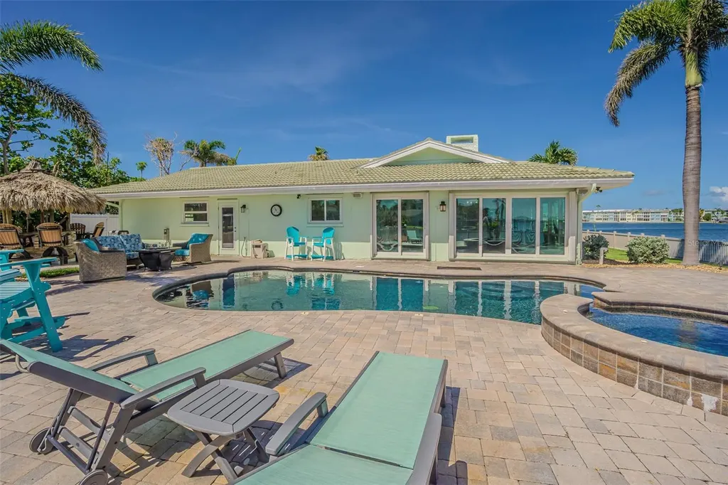 5950 Bikini Way N St Pete Beach FL 33706