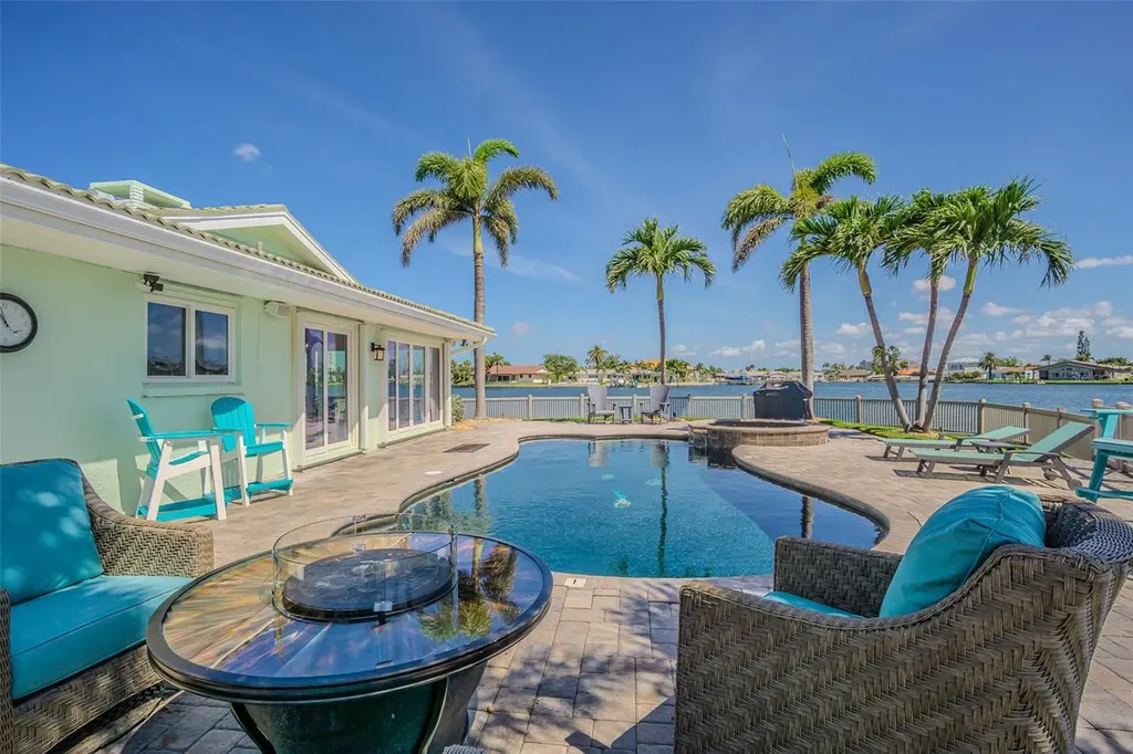 5950 Bikini Way N St Pete Beach FL 33706