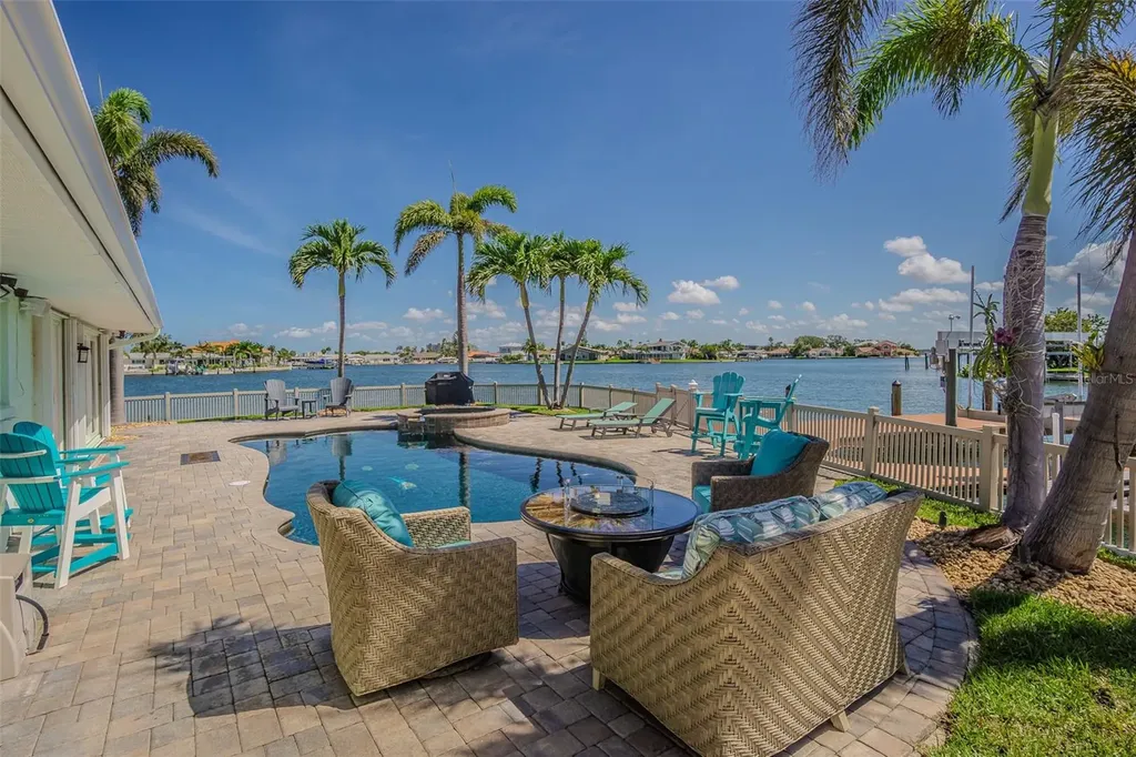 5950 Bikini Way N St Pete Beach FL 33706