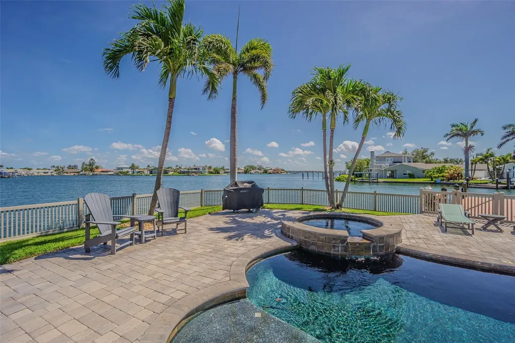 5950 Bikini Way N St Pete Beach FL 33706