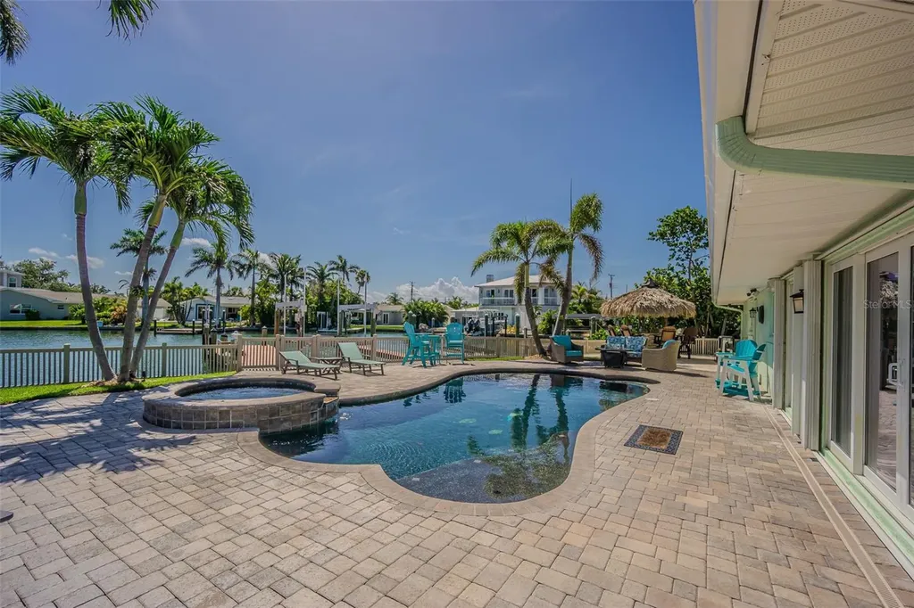 5950 Bikini Way N St Pete Beach FL 33706