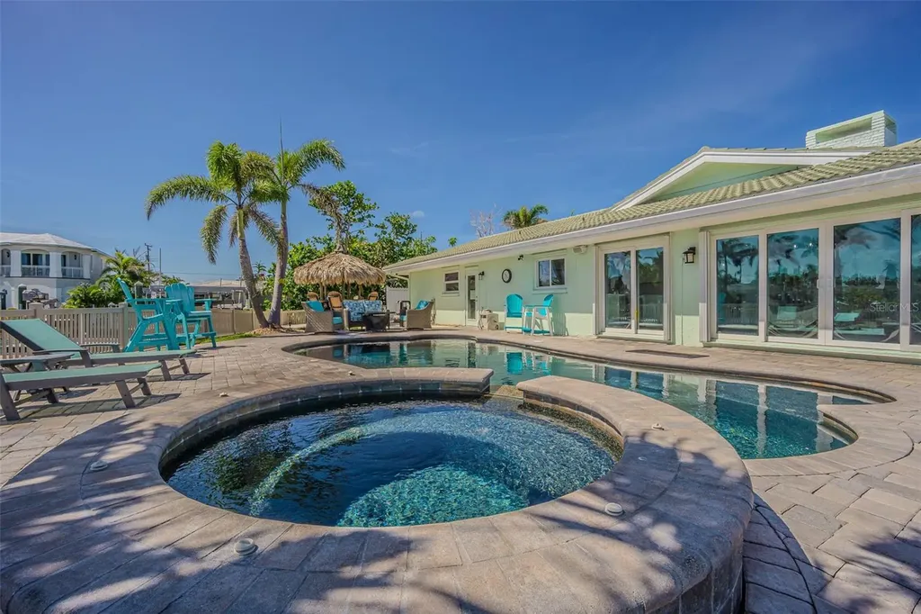 5950 Bikini Way N St Pete Beach FL 33706