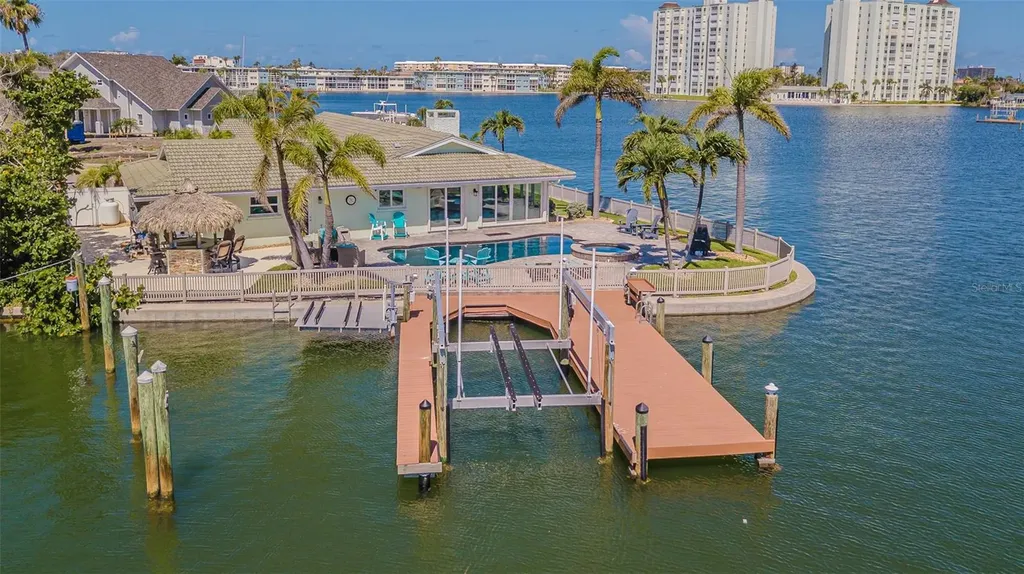 5950 Bikini Way N St Pete Beach FL 33706