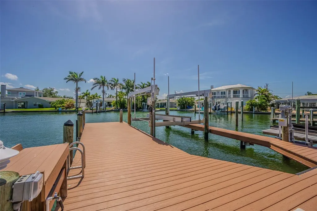 5950 Bikini Way N St Pete Beach FL 33706