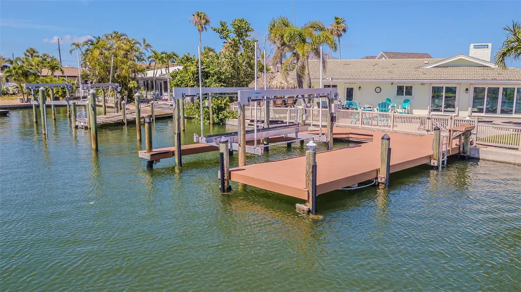 5950 Bikini Way N St Pete Beach FL 33706