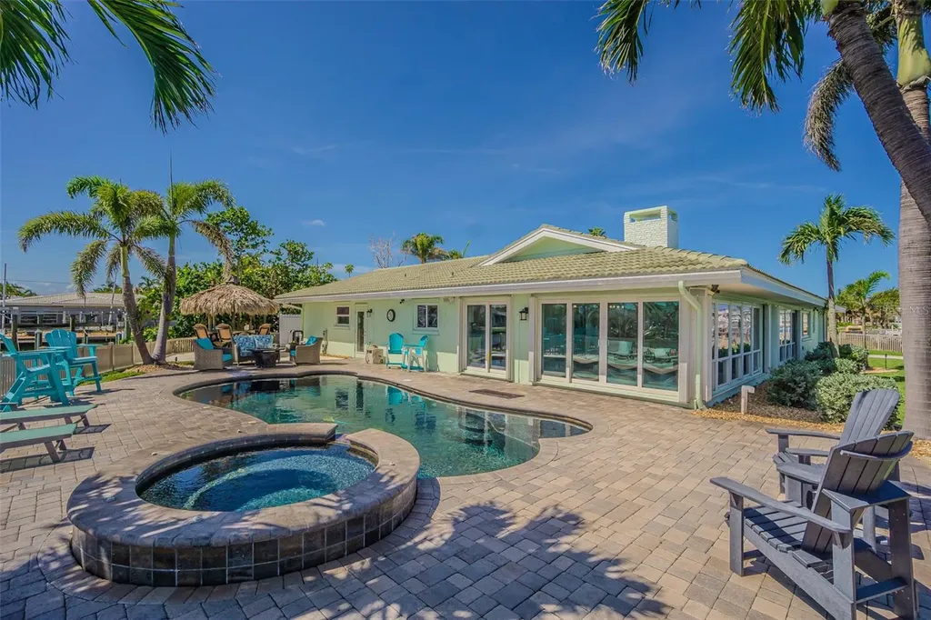5950 Bikini Way N St Pete Beach FL 33706