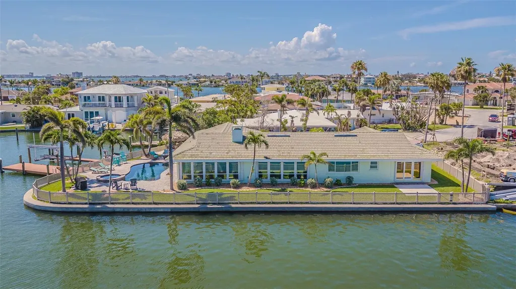 5950 Bikini Way N St Pete Beach FL 33706